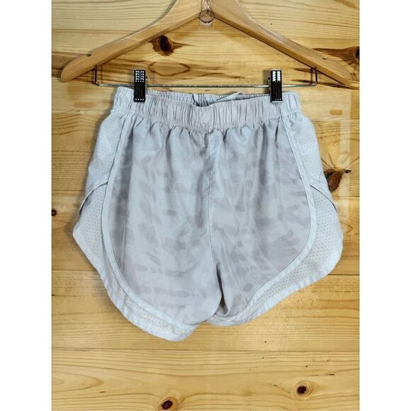 Nike Women's Size XS Surf to Sport Tempo Running Short Platinum Tint AQ5682-094 - Picture 7 of 11